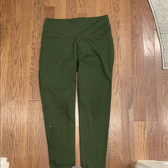 3 pairs of size 6 fabletics leggings - Picture 3 of 5